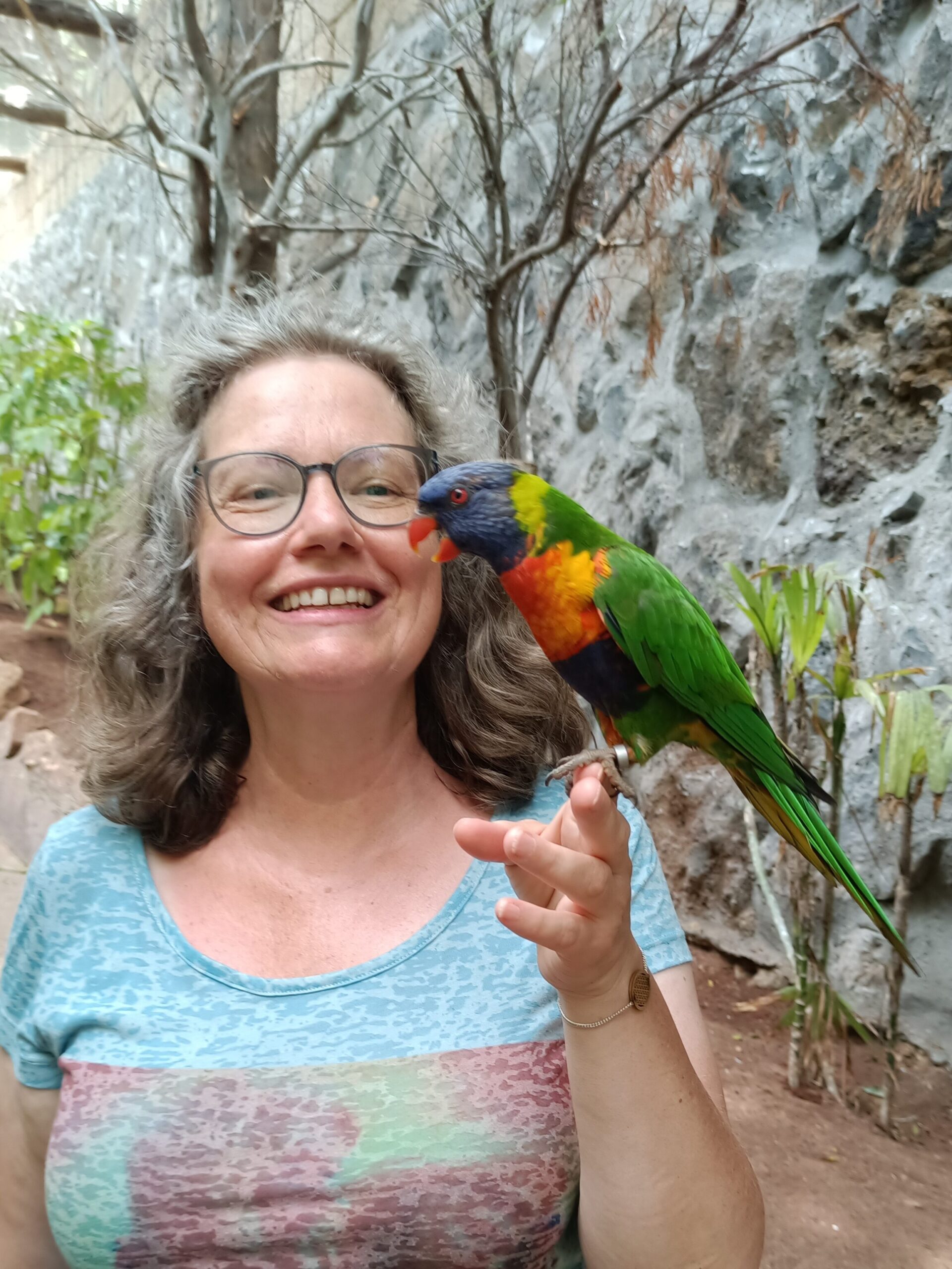 Sabine  mit Papagei